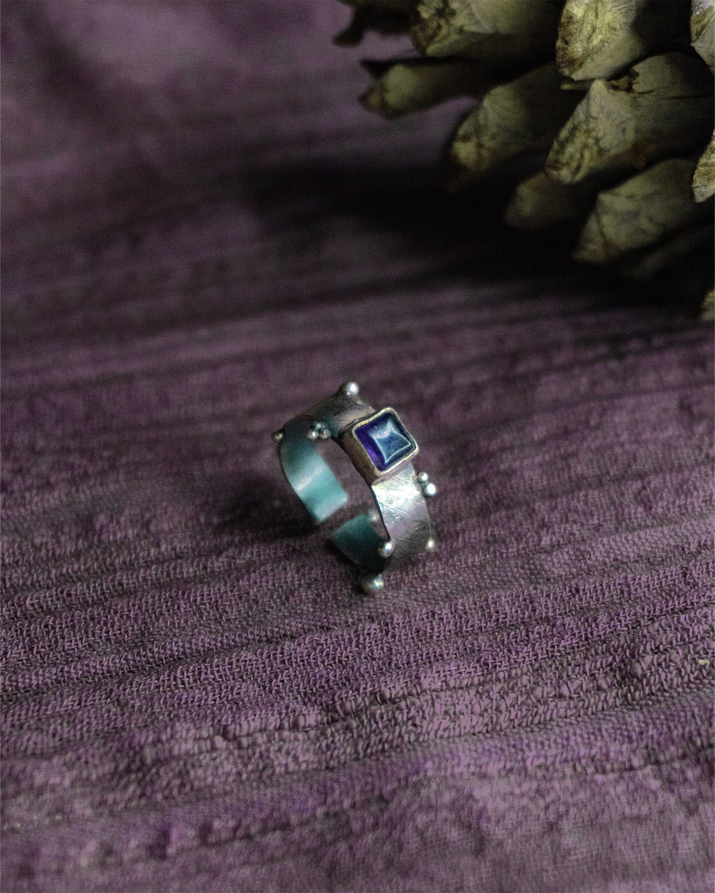 Aliza knuckle ring - Hand-beaten Silver